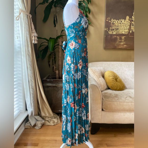 Jessica Simpson Floral Pleated Maxi Dress - Picture 4 of 12